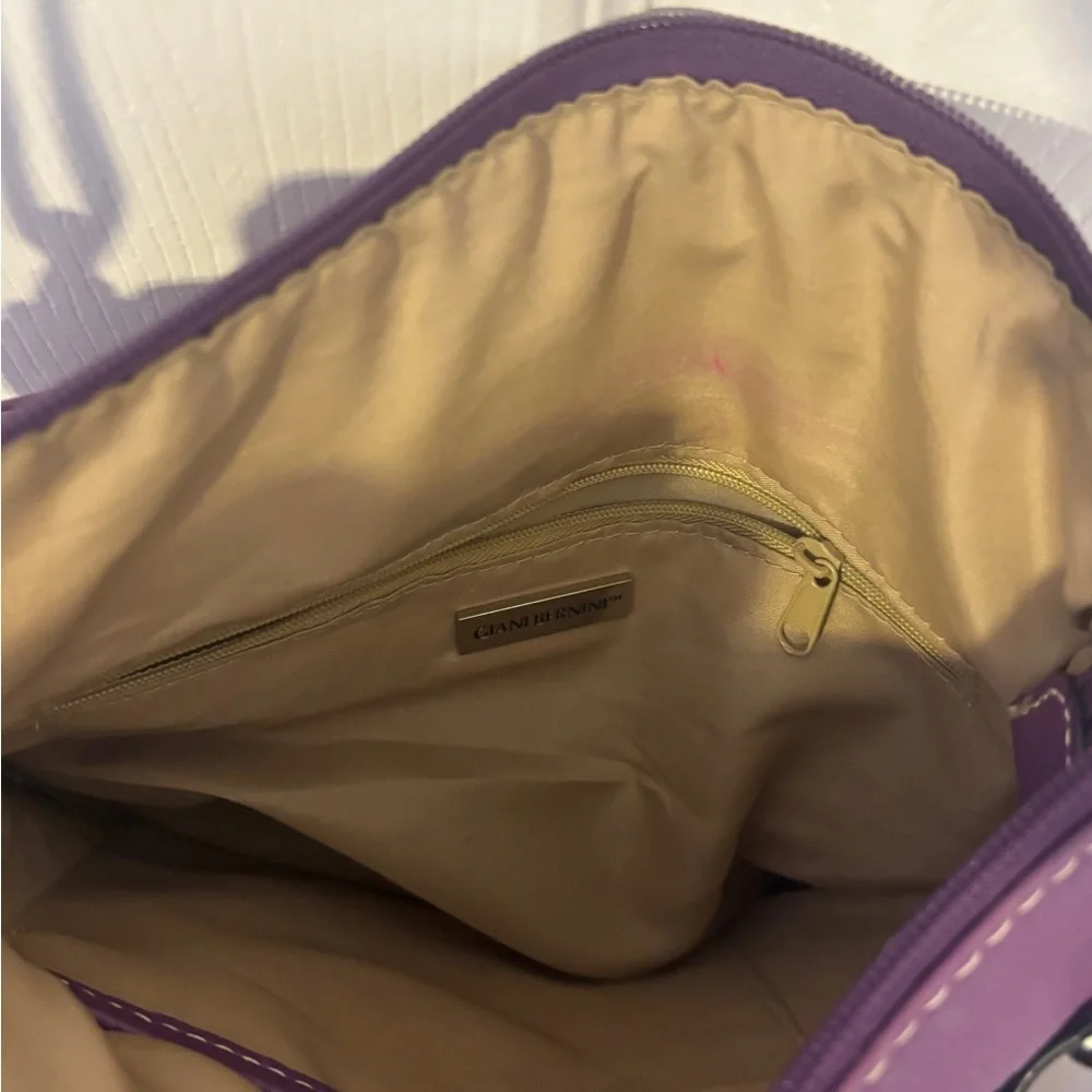 Adorable Vintage Purple Giani Bernini Leather crossbody bag